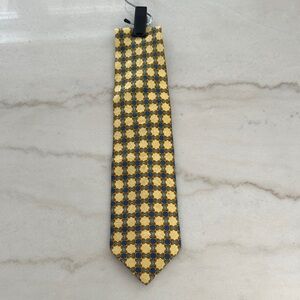 Distinction Executive Wear Yellow and Blue Patterned 100% Silk Tie